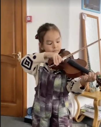 Струнные инструменты в JK MUSIC SCHOOL на Кабдолова 22б, 1, Ауэзовский район