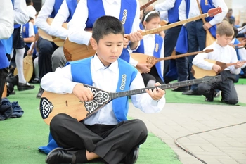 Домбыра в JK MUSIC SCHOOL на Кабдолова 22в, отдельно стоящее здание, Ауэзовский район